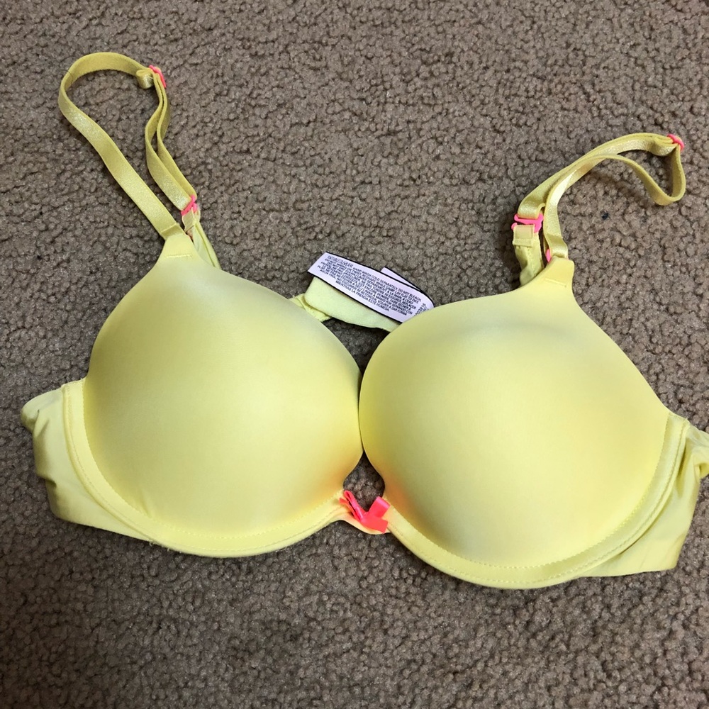Victoria Secret tee shirt bra